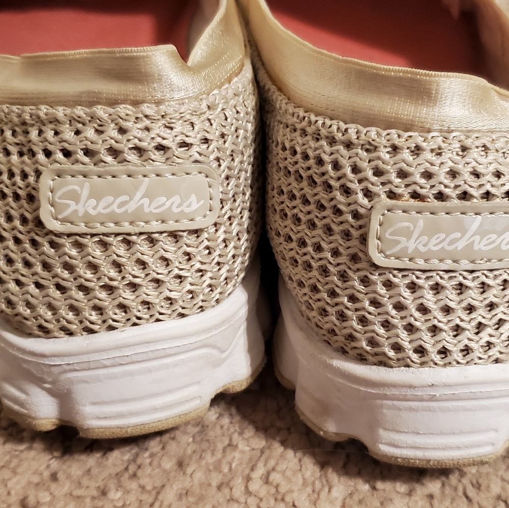 Skechers